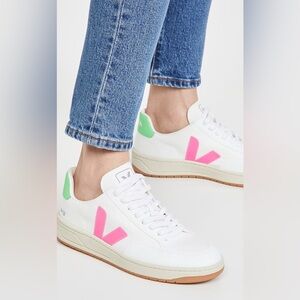 Veja V-12 B-Mesh White Green Pink Womens size 7 Excellent Condition